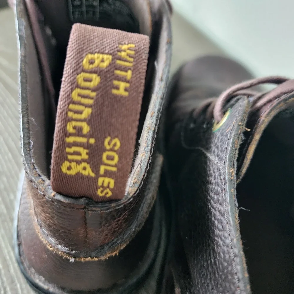 Dr Martens Sussex Brown Pebbled Leather Chukka Boots Shoes Men 8 Women 9 AW004